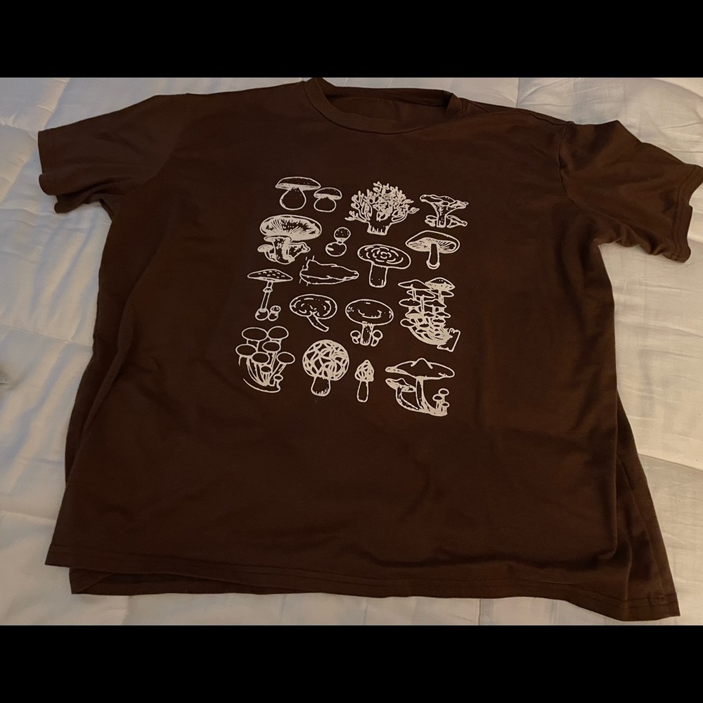 Shein woman’s brown mushroom tshirt Med